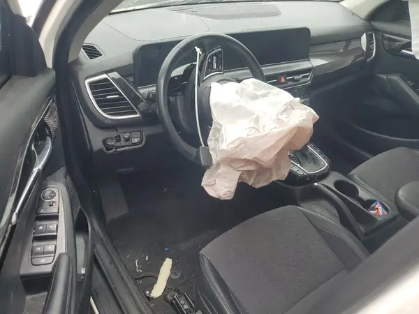 KNDEUCAA8R7542616 2024 KIA SELTOS - Image 8