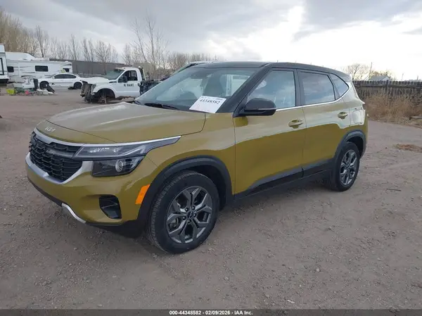 KNDEUCAA8R7559125 2024 KIA SELTOS - Image 2