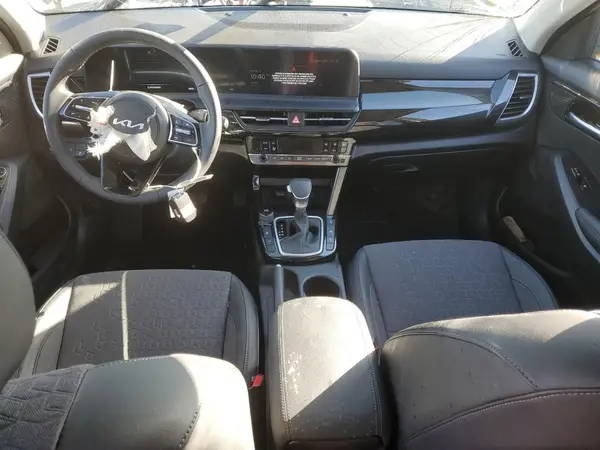 KNDEUCAA8R7631375 2024 KIA SELTOS - Image 8