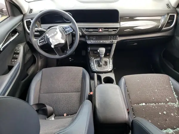 KNDEUCAA8R7660410 2024 KIA SELTOS - Image 8
