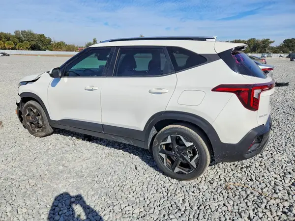KNDEUCAA8S7693705 2025 KIA SELTOS - Image 2
