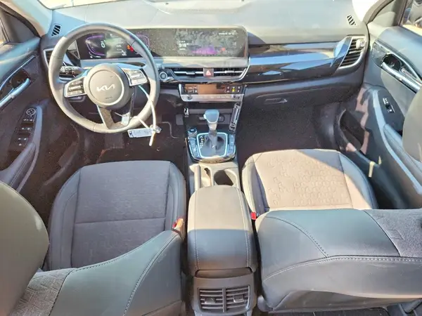KNDEUCAA8S7772761 2025 KIA SELTOS - Image 8
