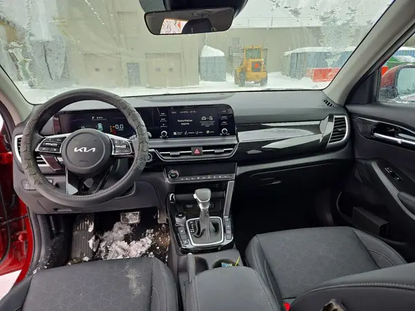 KNDEUCAA8S7778057 2025 KIA SELTOS - Image 8