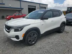 KNDEUCAA9M7045261 2021 KIA SELTOS