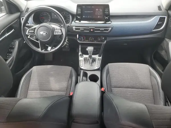KNDEUCAA9M7045261 2021 KIA SELTOS - Image 8