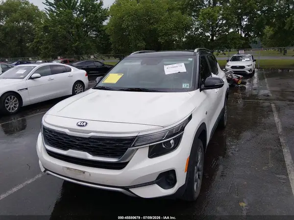 KNDEUCAA9M7046460 2021 KIA SELTOS - Image 2