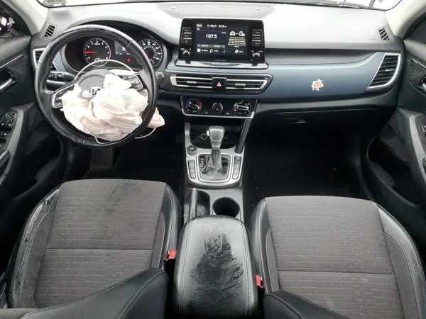 KNDEUCAA9M7098025 2021 KIA SELTOS - Image 8