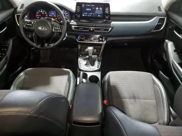 KNDEUCAA9M7100632 2021 KIA SELTOS - Image 8