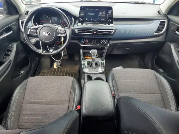 KNDEUCAA9M7105751 2021 KIA SELTOS - Image 8