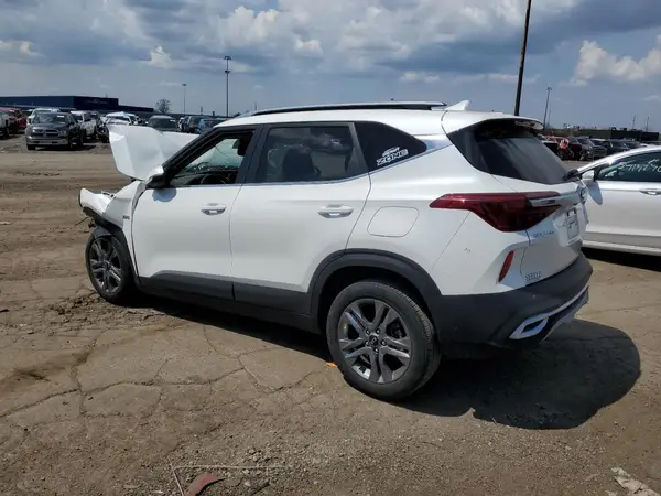 KNDEUCAA9M7149295 2021 KIA SELTOS - Image 2