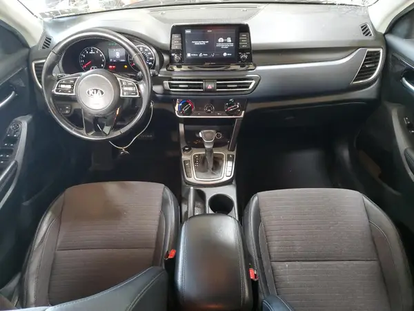KNDEUCAA9M7172365 2021 KIA SELTOS - Image 8