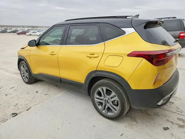 KNDEUCAA9M7183169 2021 KIA SELTOS - Image 2