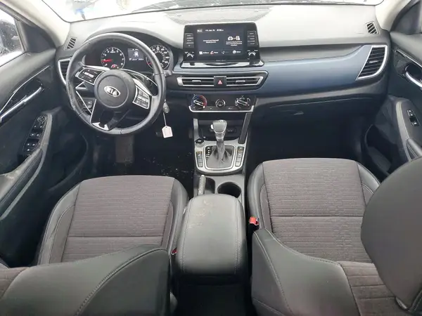 KNDEUCAA9M7220768 2021 KIA SELTOS - Image 8