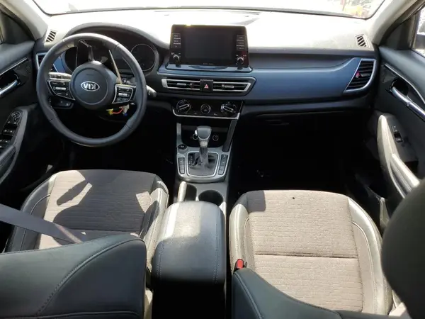 KNDEUCAA9M7228465 2021 KIA SELTOS - Image 8
