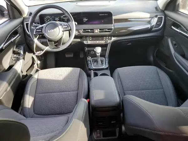 KNDEUCAA9R7477890 2024 KIA SELTOS - Image 8