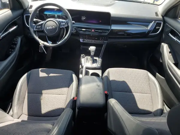 KNDEUCAA9R7581392 2024 KIA SELTOS - Image 8