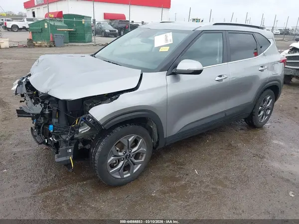 KNDEUCAA9R7606825 2024 KIA SELTOS - Image 2