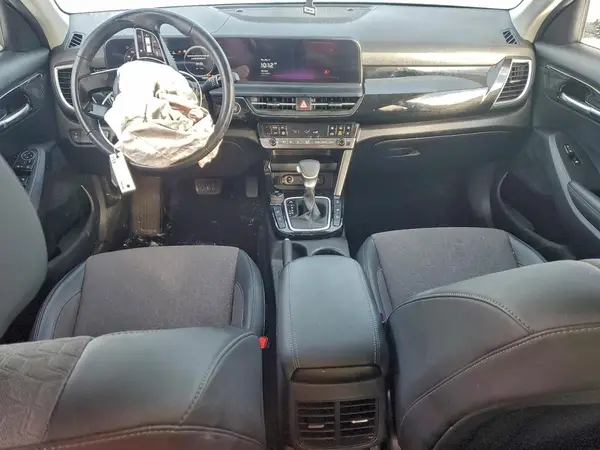 KNDEUCAA9R7607036 2024 KIA SELTOS - Image 8