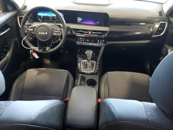 KNDEUCAA9R7628033 2024 KIA SELTOS - Image 8