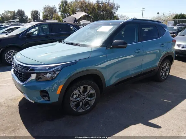KNDEUCAA9R7658584 2024 KIA SELTOS - Image 2