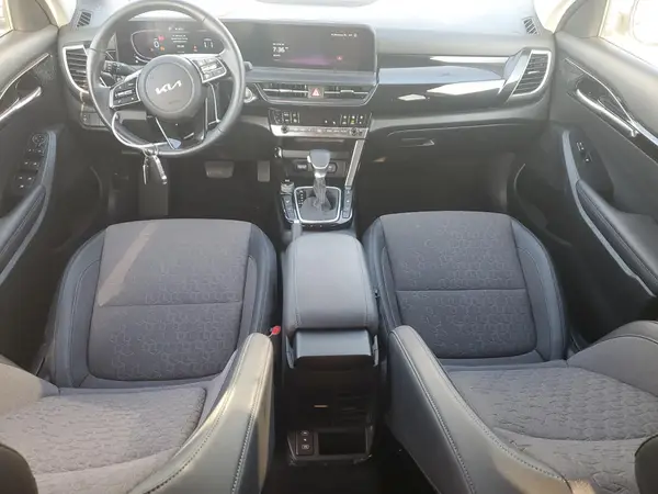 KNDEUCAA9S7688397 2025 KIA SELTOS - Image 8