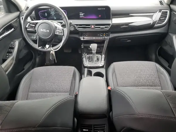 KNDEUCAA9S7714741 2025 KIA SELTOS - Image 8