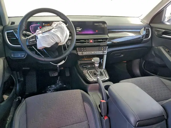KNDEUCAA9S7732608 2025 KIA SELTOS - Image 8