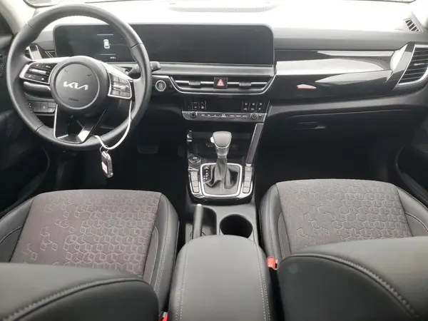 KNDEUCAA9S7734326 2025 KIA SELTOS - Image 8