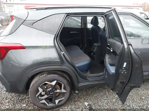 KNDEUCAA9S7780738 2025 KIA SELTOS - Image 8