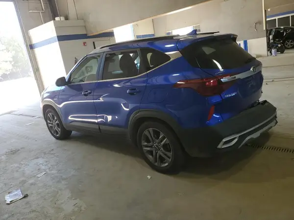 KNDEUCAAXM7041803 2021 KIA SELTOS - Image 2