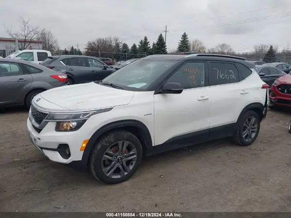KNDEUCAAXM7057662 2021 KIA SELTOS - Image 2