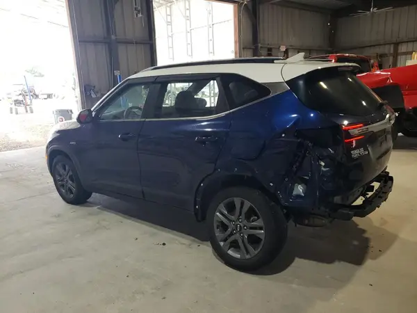 KNDEUCAAXM7058519 2021 KIA SELTOS - Image 2