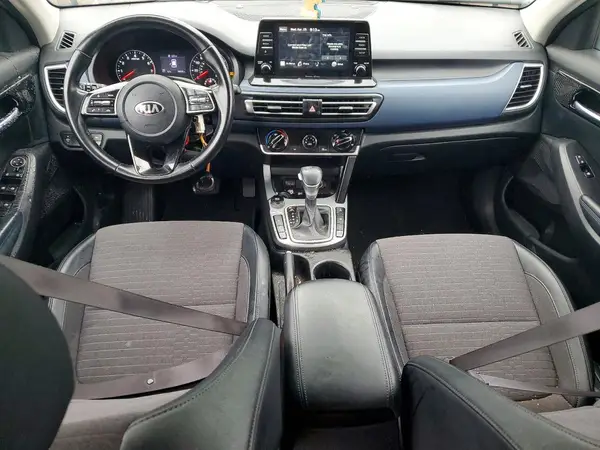 KNDEUCAAXM7077913 2021 KIA SELTOS - Image 8