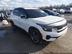 KNDEUCAAXM7085770 2021 KIA SELTOS