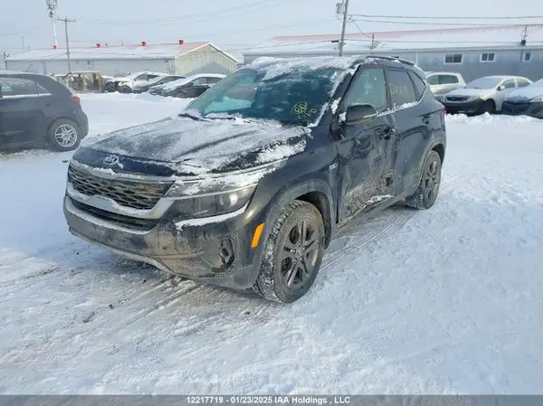 KNDEUCAAXM7121103 2021 KIA SELTOS - Image 2