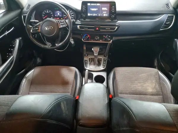 KNDEUCAAXM7125443 2021 KIA SELTOS - Image 8