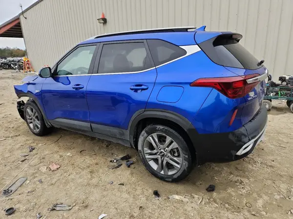 KNDEUCAAXM7147457 2021 KIA SELTOS - Image 2