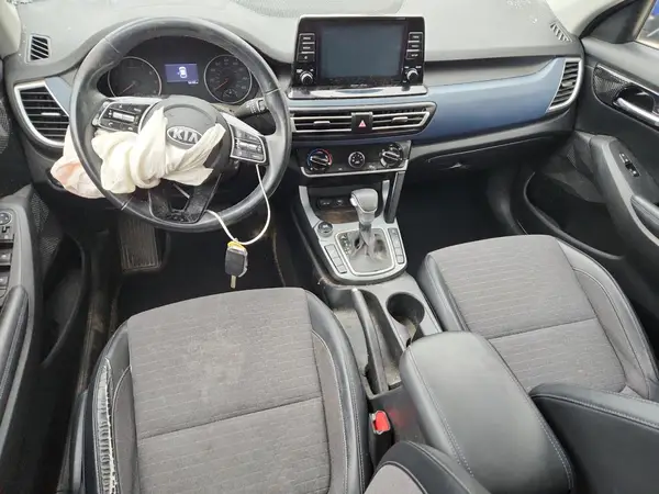 KNDEUCAAXM7147457 2021 KIA SELTOS - Image 8