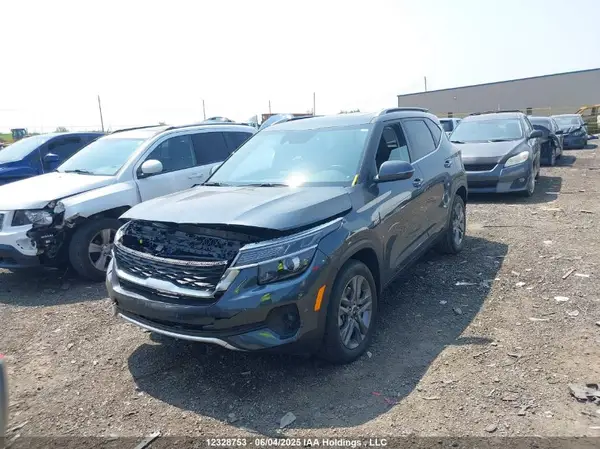 KNDEUCAAXM7152349 2021 KIA SELTOS - Image 2