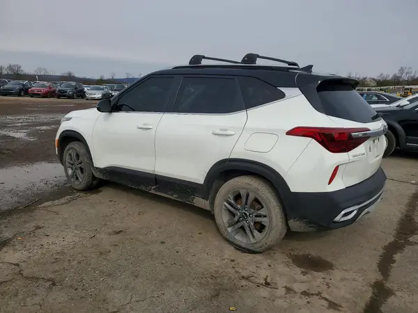 KNDEUCAAXM7156580 2021 KIA SELTOS - Image 2