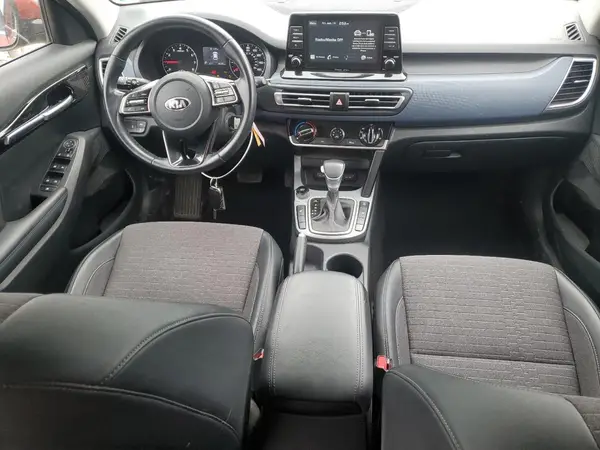 KNDEUCAAXM7159799 2021 KIA SELTOS - Image 8