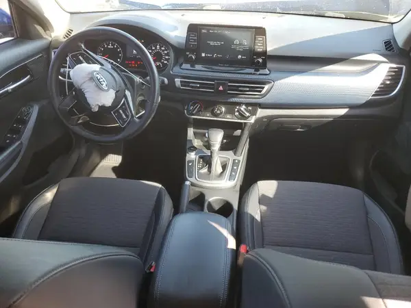 KNDEUCAAXM7163674 2021 KIA SELTOS - Image 8