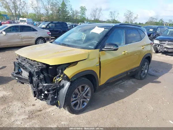 KNDEUCAAXM7169894 2021 KIA SELTOS - Image 2