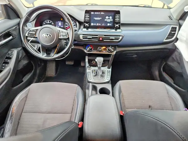 KNDEUCAAXM7207320 2021 KIA SELTOS - Image 8