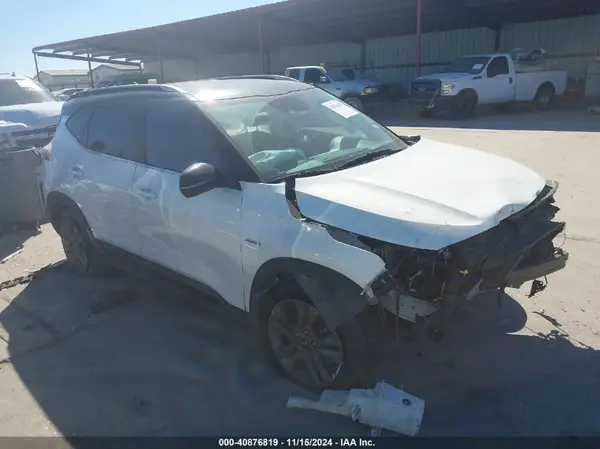 KNDEUCAAXM7220584 2021 KIA SELTOS - Image 1