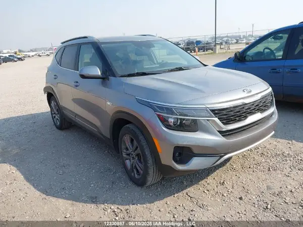 KNDEUCAAXM7221251 2021 KIA SELTOS - Image 1