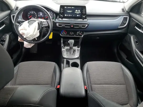 KNDEUCAAXM7225946 2021 KIA SELTOS - Image 8