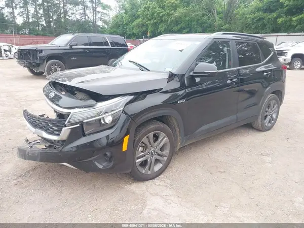 KNDEUCAAXM7227289 2021 KIA SELTOS - Image 2