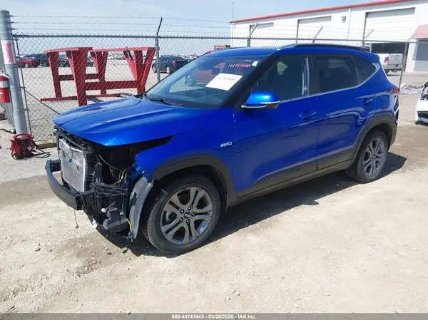 KNDEUCAAXM7228085 2021 KIA SELTOS - Image 2