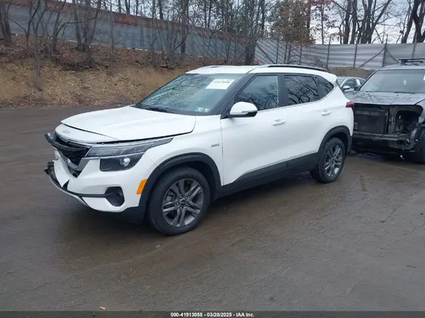 KNDEUCAAXN7270001 2022 KIA SELTOS - Image 2